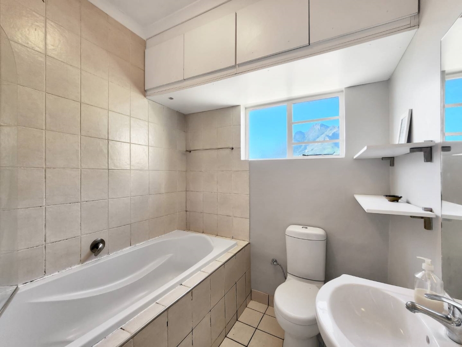 To Let 2 Bedroom Property for Rent in Gardens Western Cape